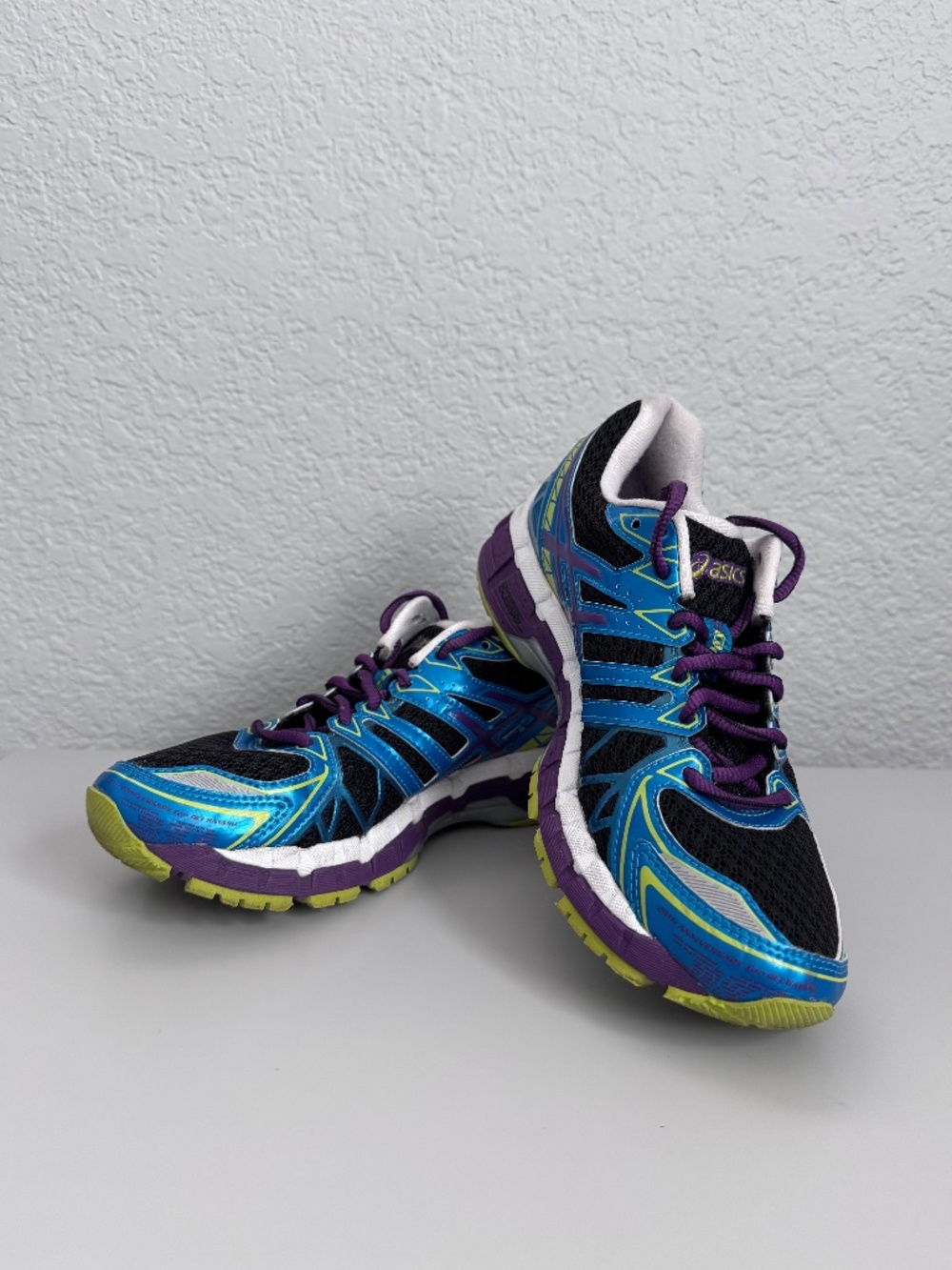 ASICS Gel-Kayano - Women’s 7.5 B